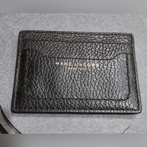 Marc Jacobs Accessories - Marc Jacobs Empire City Pebbled Black Card Holder EUC